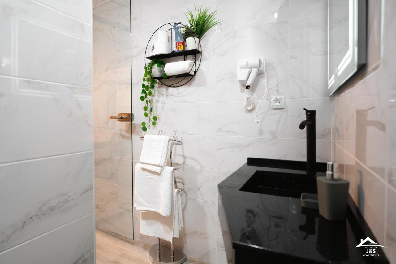 J&S Apartments Ni エクステリア 写真